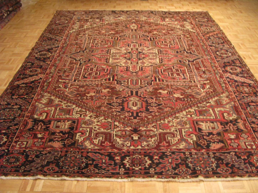8' 9" x 11' 6" Persian Heriz Rug image 1