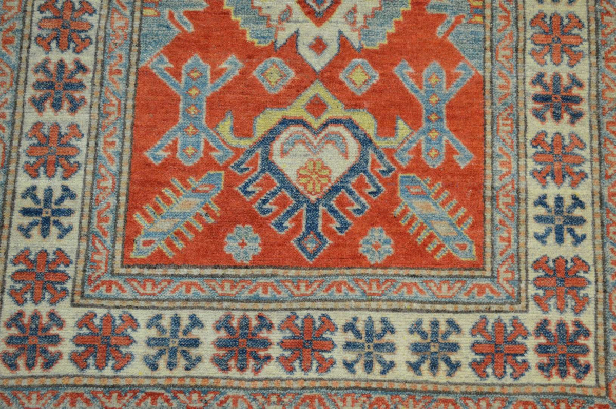 2' 8" x 4' 0" Pakistan Kazak Rug image 8