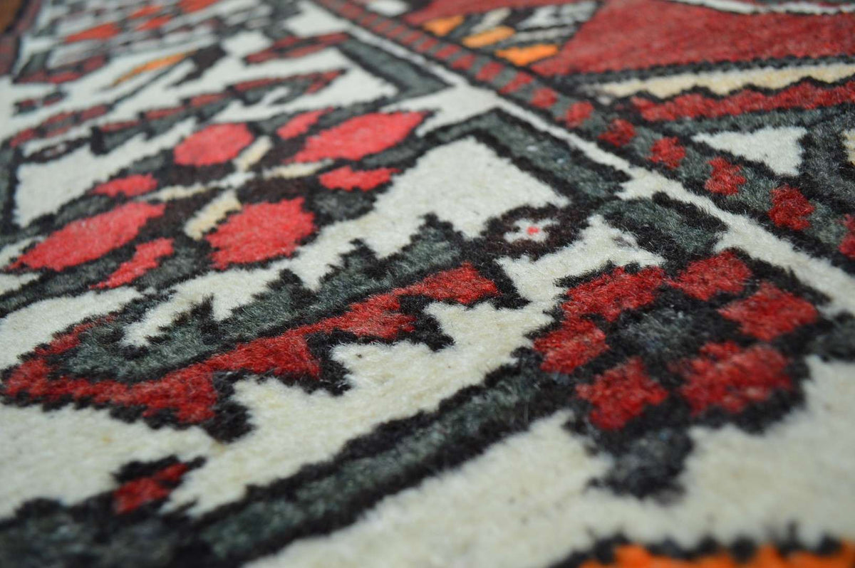 4' 1" x 6' 3" Persian Bakhtiari Rug image 9