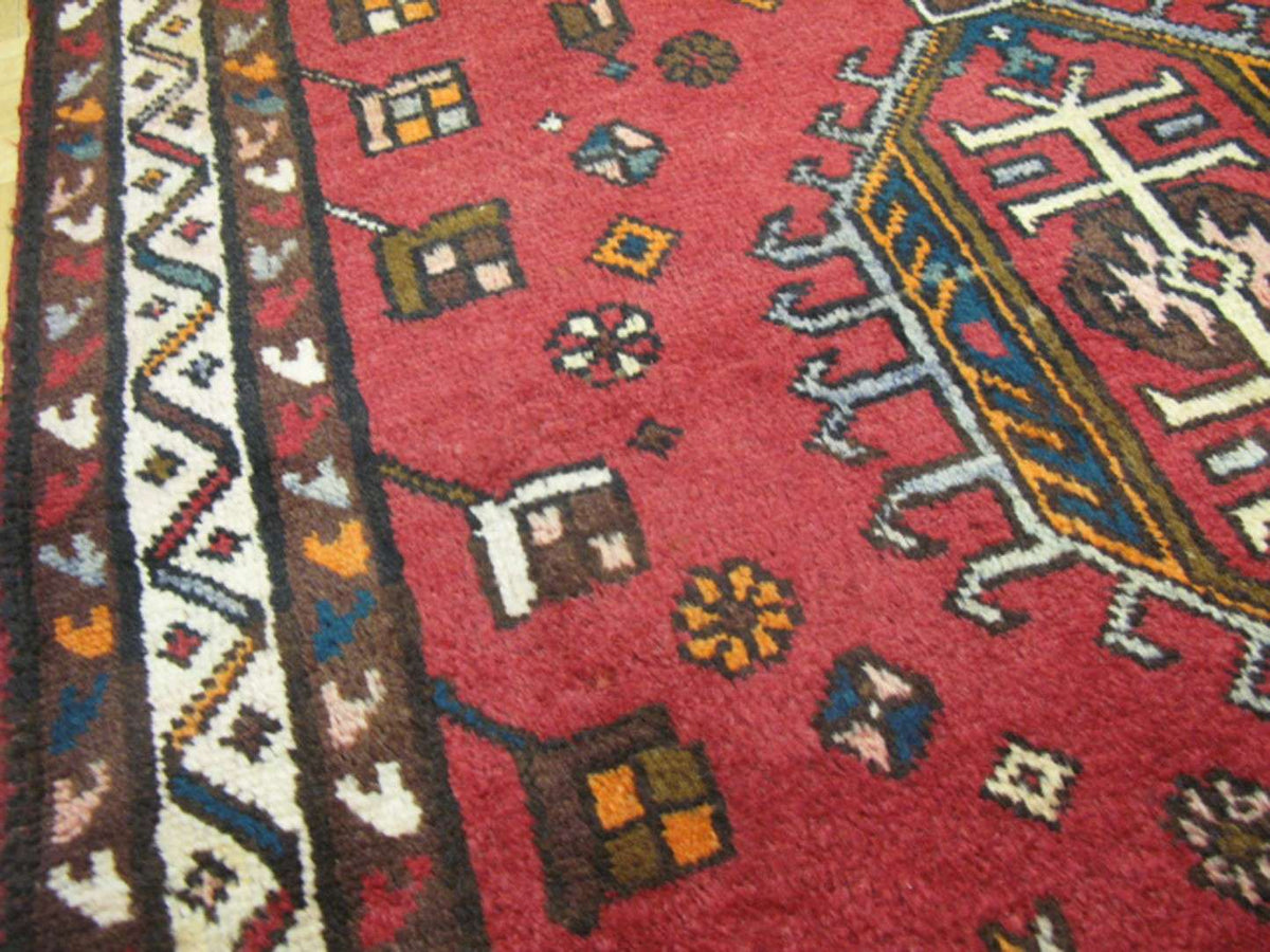 3' 5" x 10' 6" Persian Heriz Runner image 10