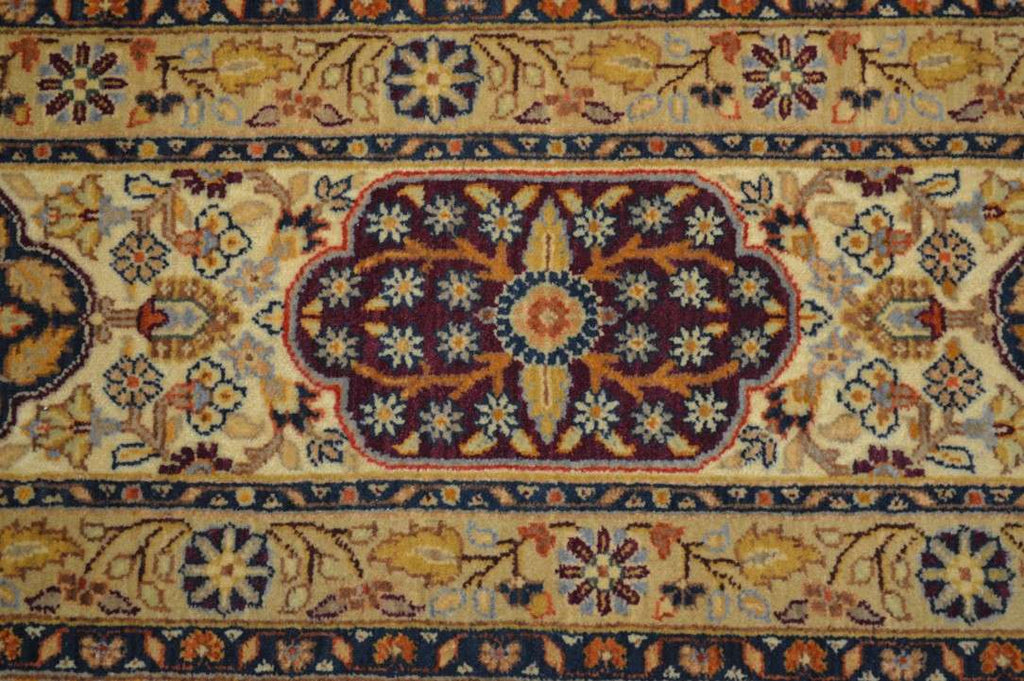 8' 1" x 10' 3" India Sultanabad Rug image 5