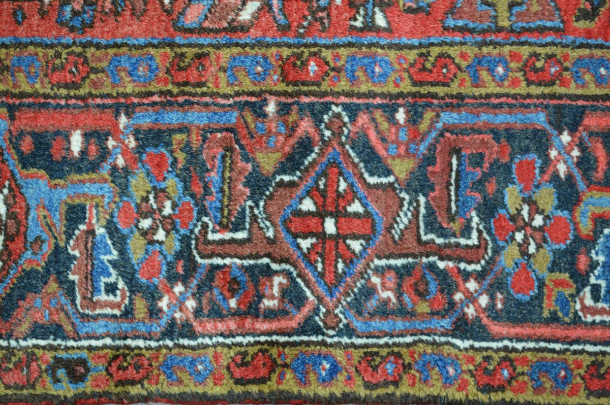 8' 4" x 11' 8" Persian Heriz Rug image 4