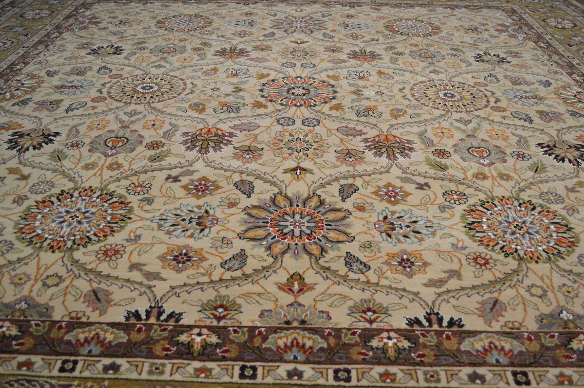 7' 9" x 8' 1" India Agra Rug image 2