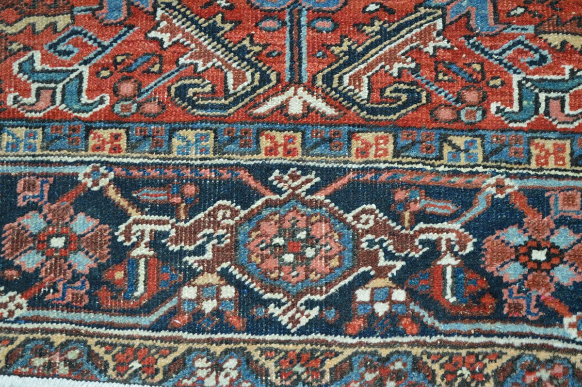 7' 8" x 10' 0" Persian Heriz Rug image 8