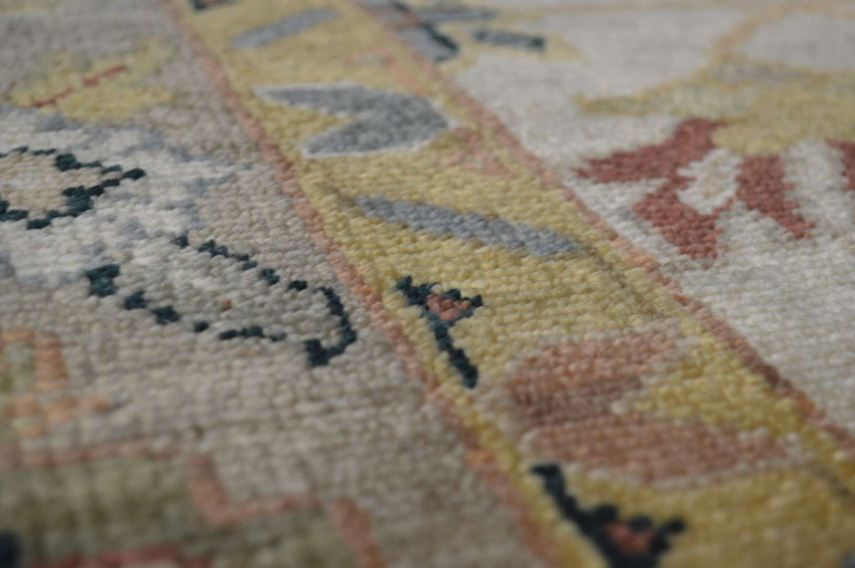 8' 0" x 9' 9" India Mahal Rug image 4