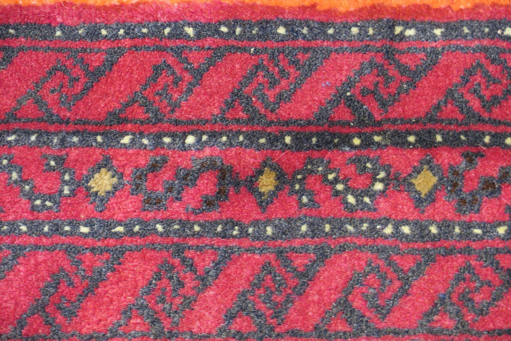 2' 9" x 1' 8" Persian Baluch Rug image 3