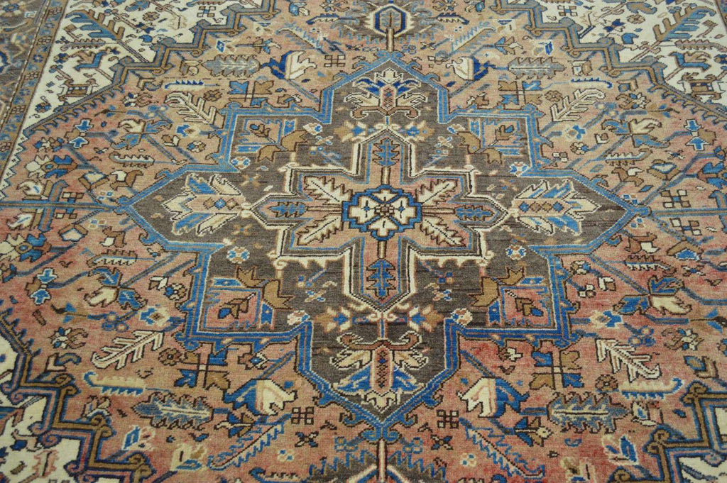 7' 6" x 8' 5" Persian Heriz Rug image 2