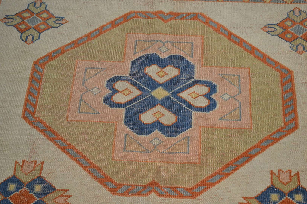 5' 7" x 8' 2" Caucasian Kazak Rug image 4