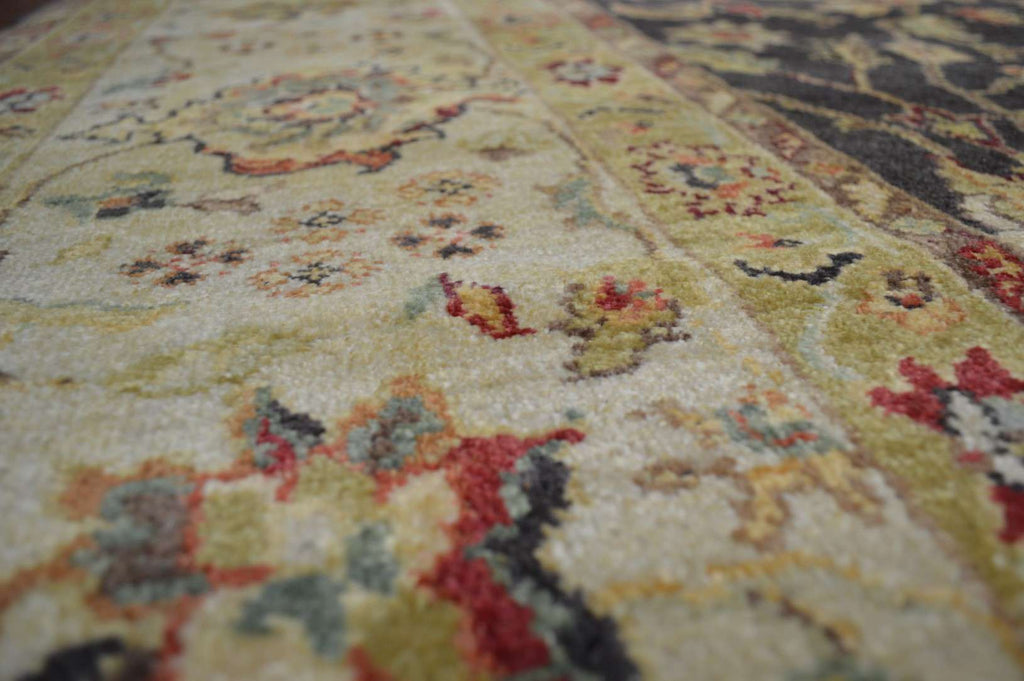 8' 0" x 9' 9" India Sultanabad Rug image 2