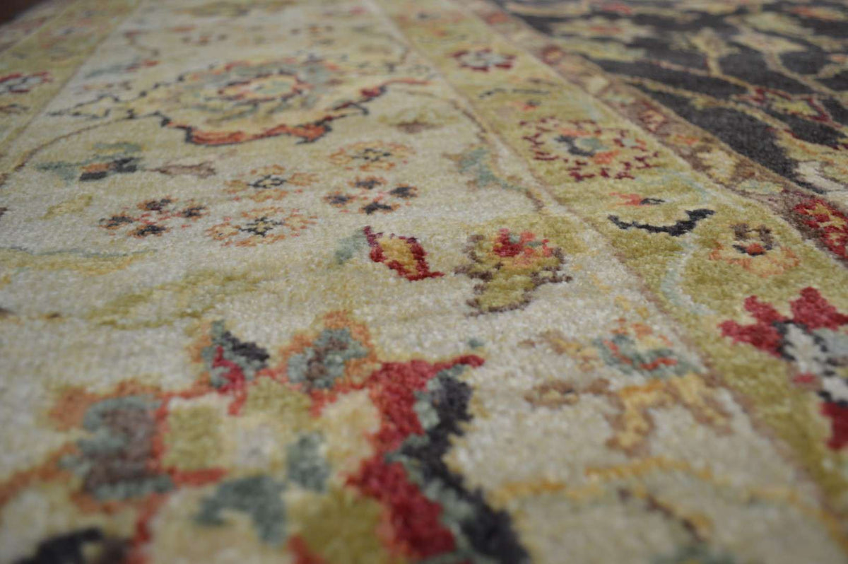 8' 0" x 9' 9" India Sultanabad Rug image 2
