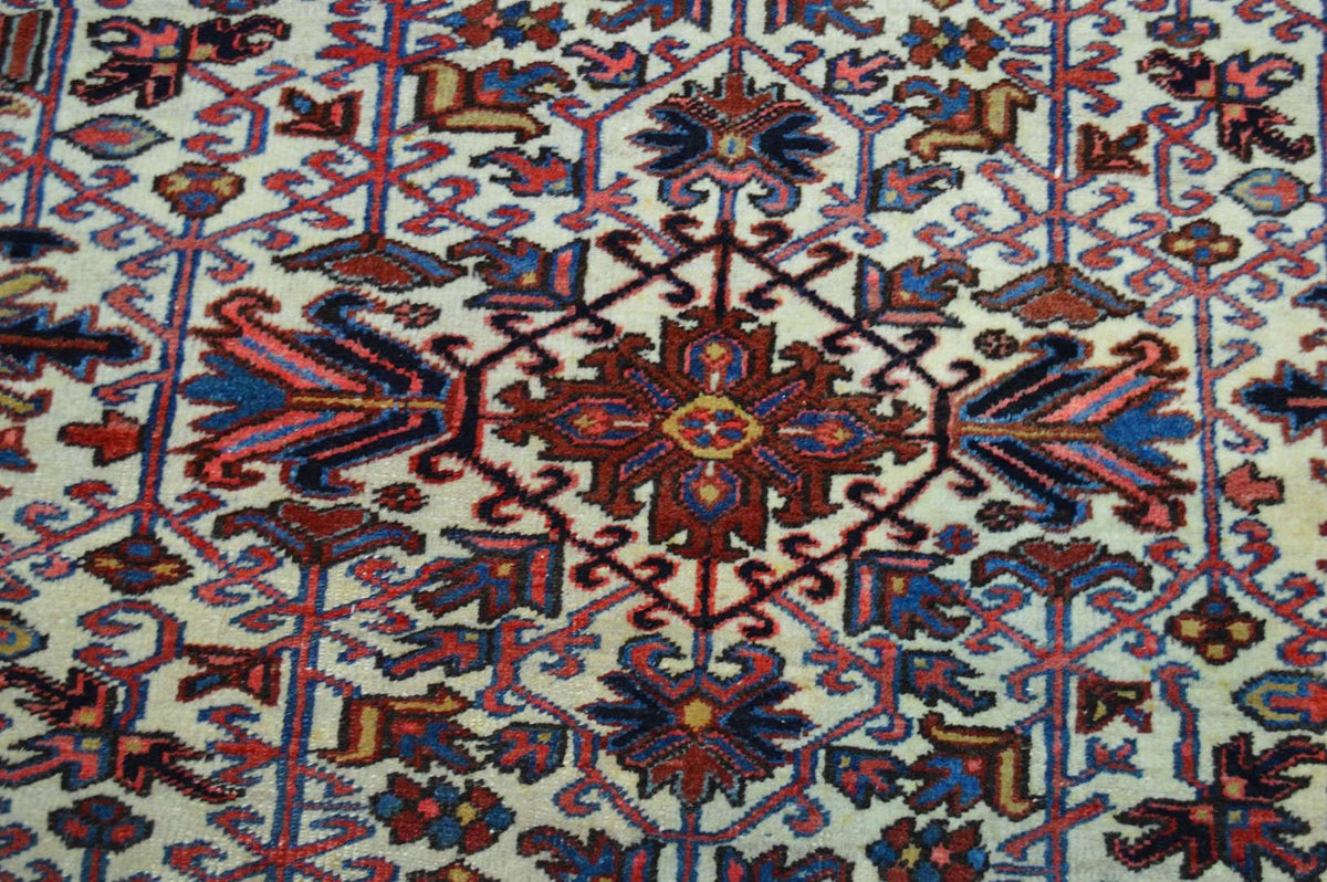 6' 9" x 10' 0" Persian Heriz Rug image 6