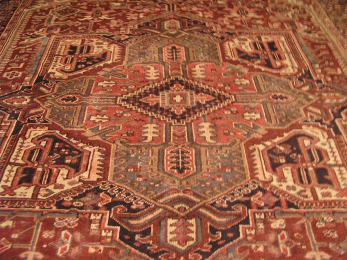 8' 0" x 11' 3" Persian Heriz Rug image 5