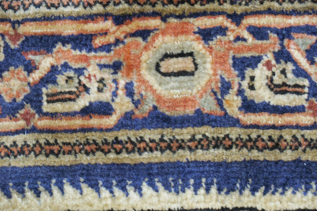 3' 8" x 5' 5" Persian Bijar Rug image 8