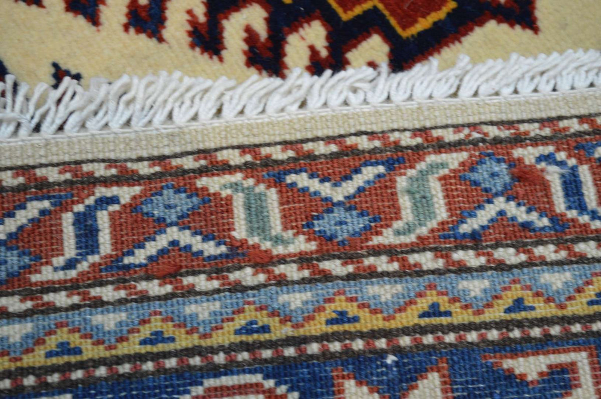 4' 3" x 5' 8" Pakistan Shirvan Rug image 12