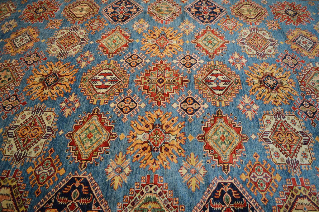 10' 2" x 13' 9" Pakistan Kazak Rug image 5
