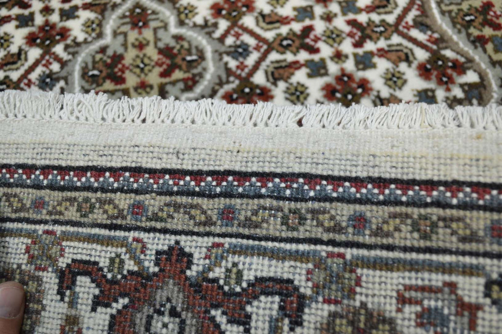 3' 1" x 5' 2" India Bijar Rug image 12