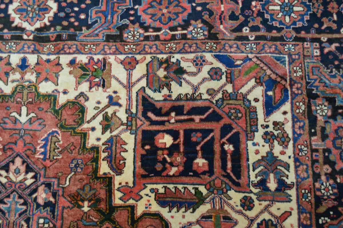8' 0" x 10' 7" Persian Heriz Rug image 10