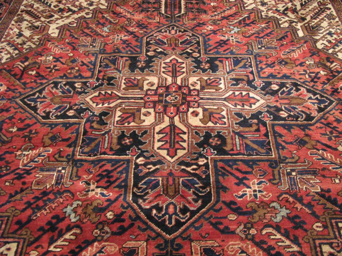 8' 5" x 10' 1" Persian Heriz Rug image 8