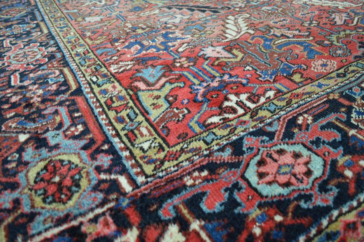 7' 4" x 10' 8" Persian Heriz Rug image 6