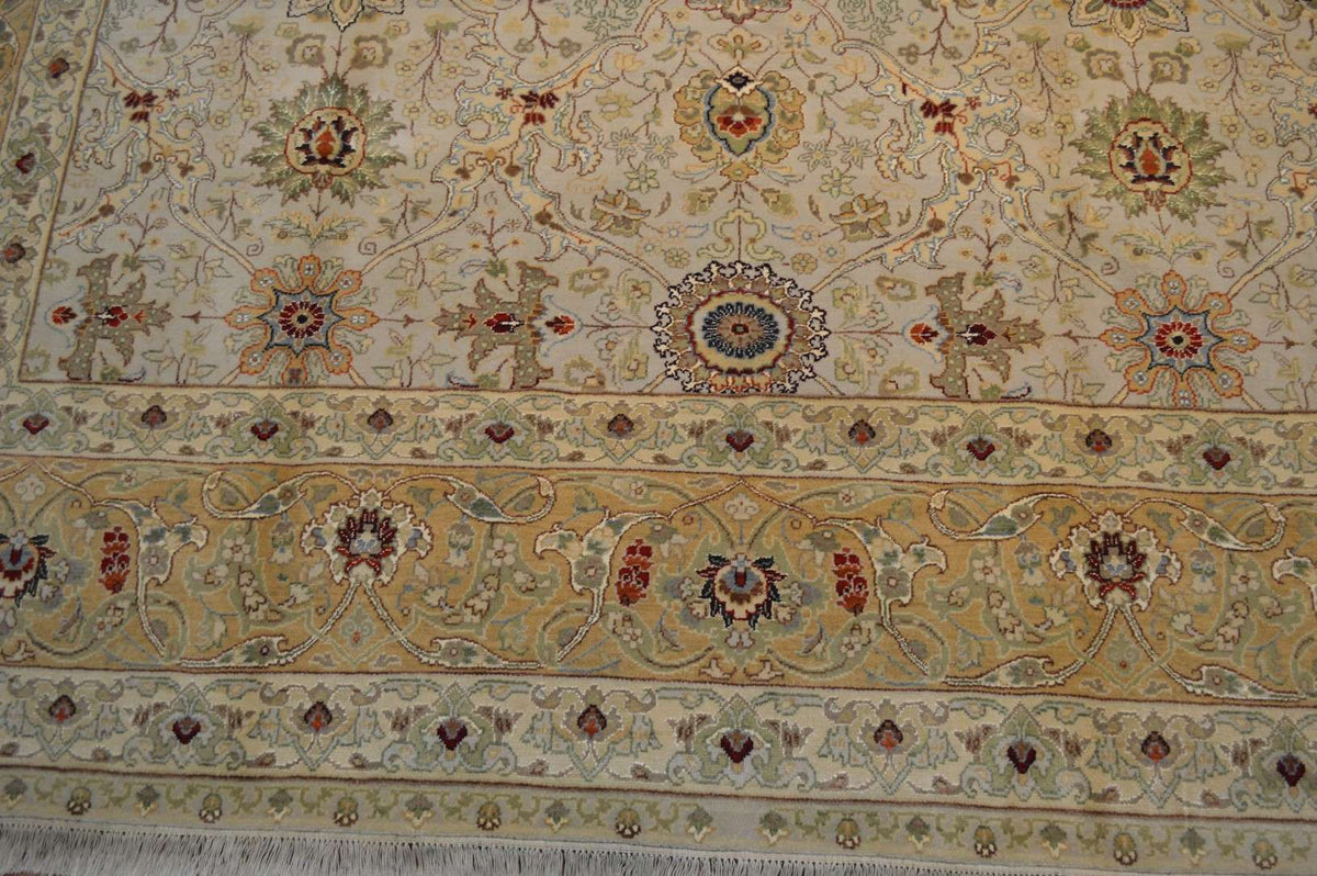 8' 1" x 10' 2" India Agra Rug image 6