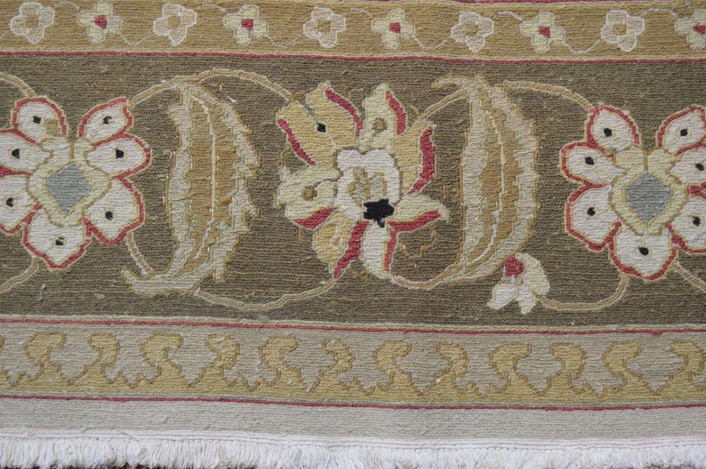 9' 6" x 13' 8" Pakistan Soumak Rug image 9