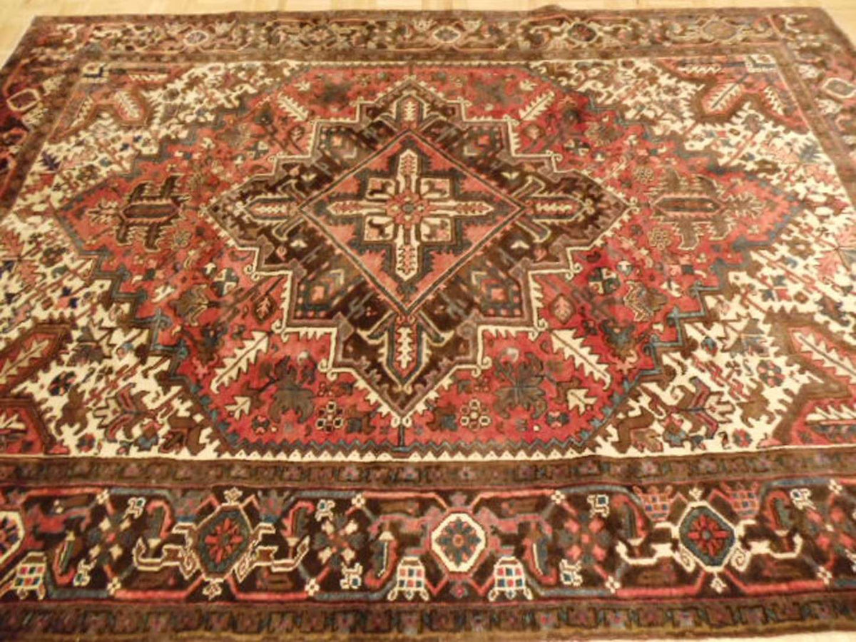 6' 9" x 8' 1" Persian Heriz Rug image 7