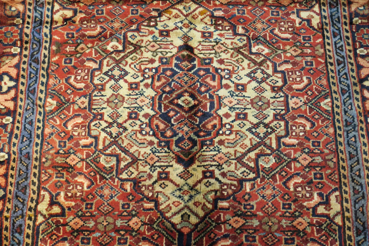 3' 5" x 5' 4" Persian Hamadan Rug image 10