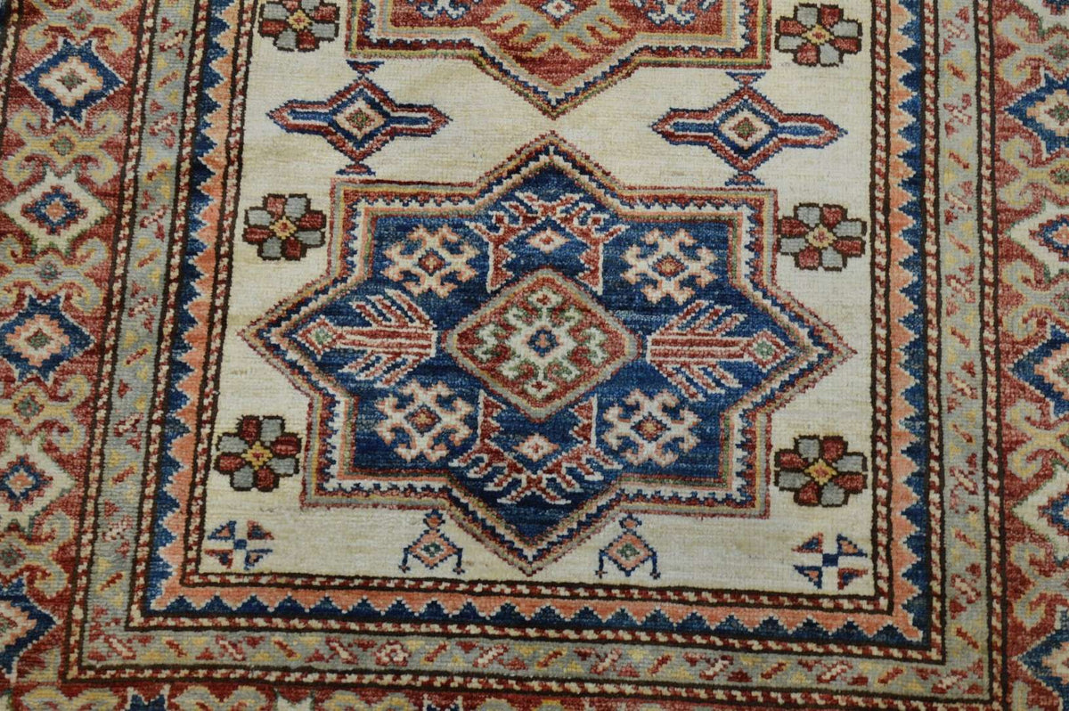 3' 3" x 4' 10" Pakistan Kazak Rug image 4