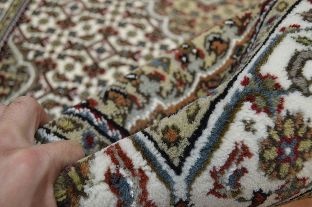 3' 1" x 5' 2" India Bijar Rug image 11