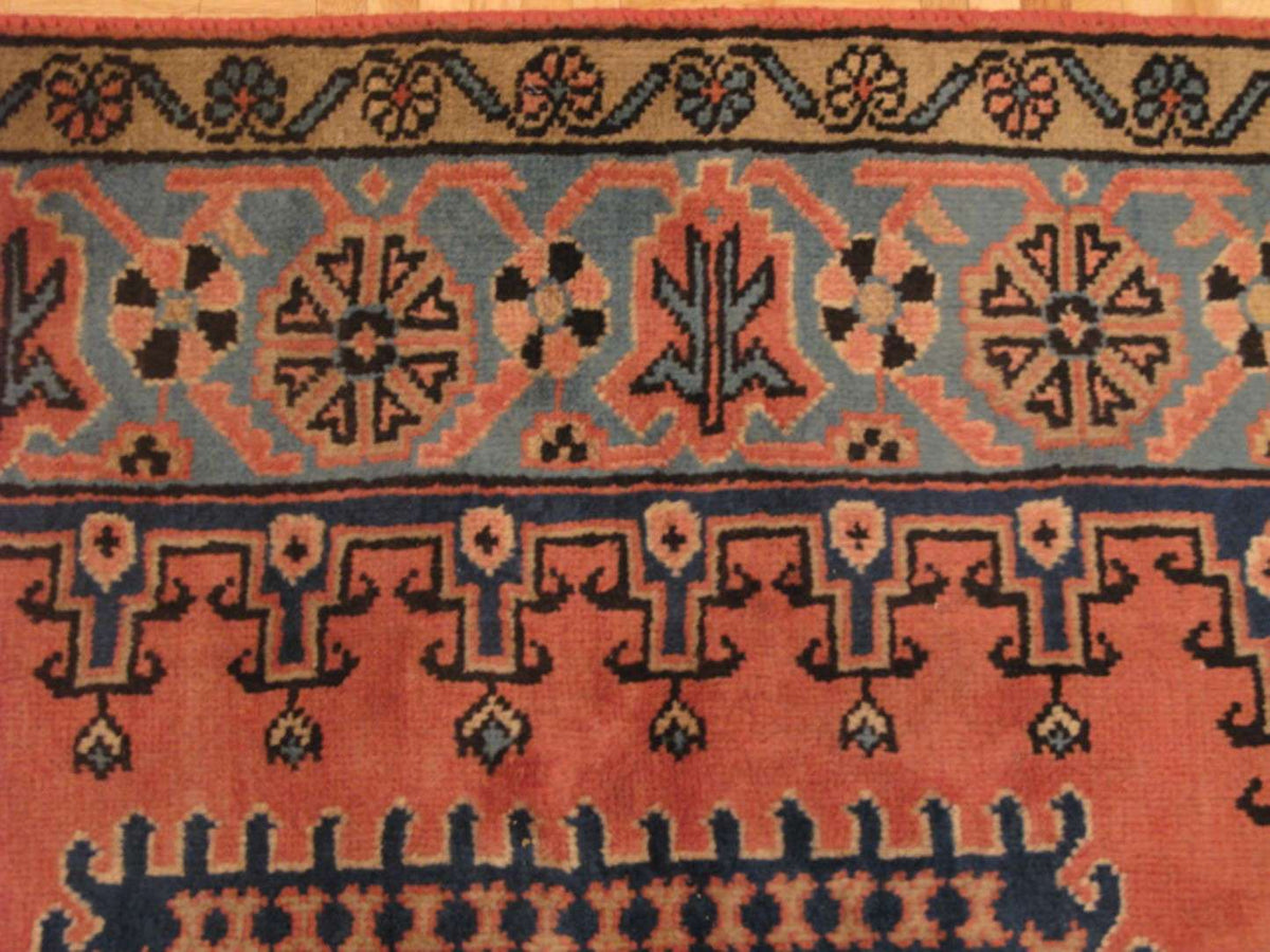 4' 1" x 7' 3" Persian Vis Rug image 4
