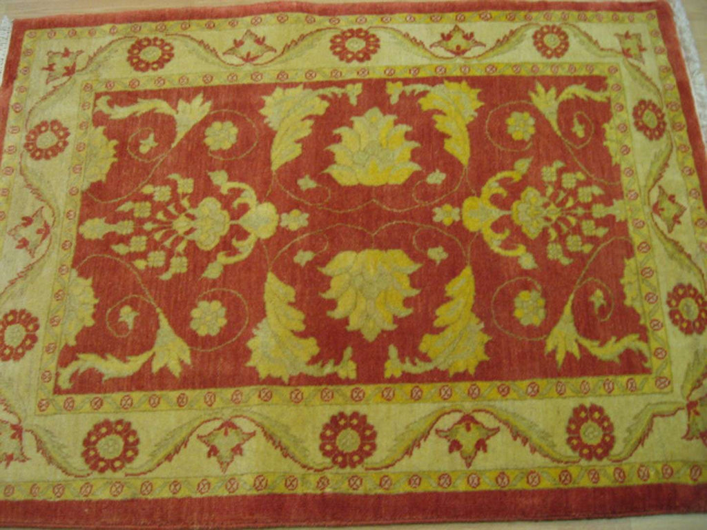 3' 6" x 4' 9" Persian Sultanabad Rug image 4