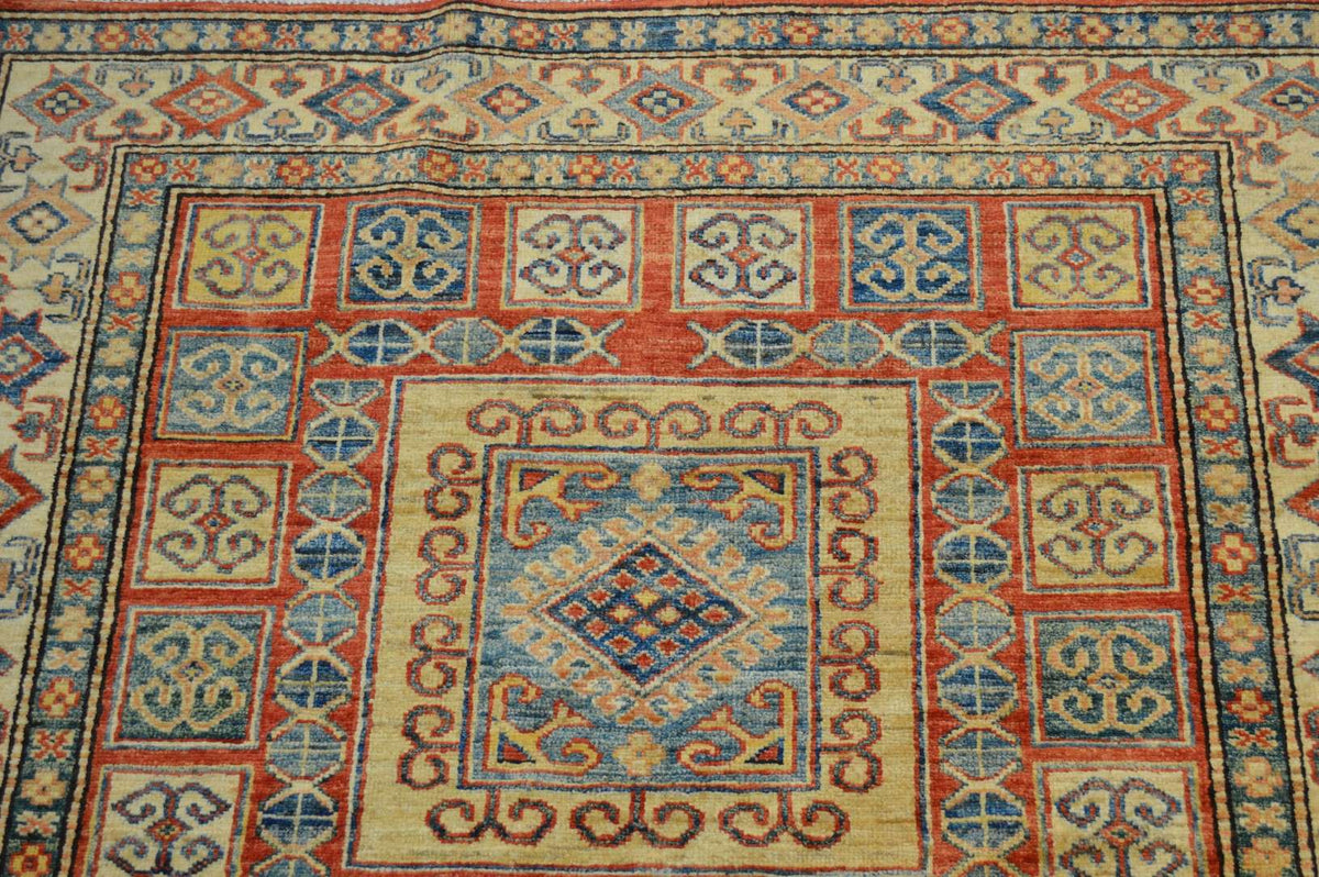 4' 1" x 6' 3" Pakistan Kazak Rug image 3