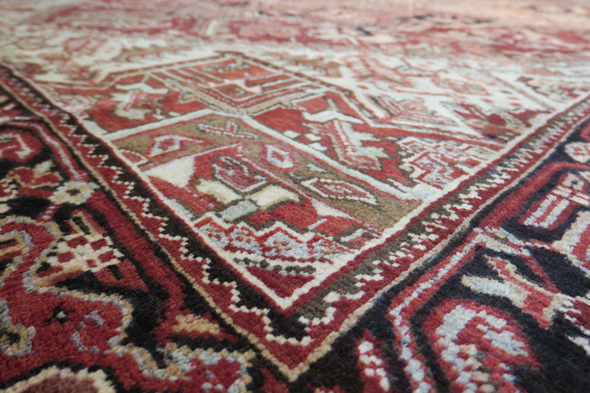 7' 9" x 11' 1" Persian Gorevan Rug image 0