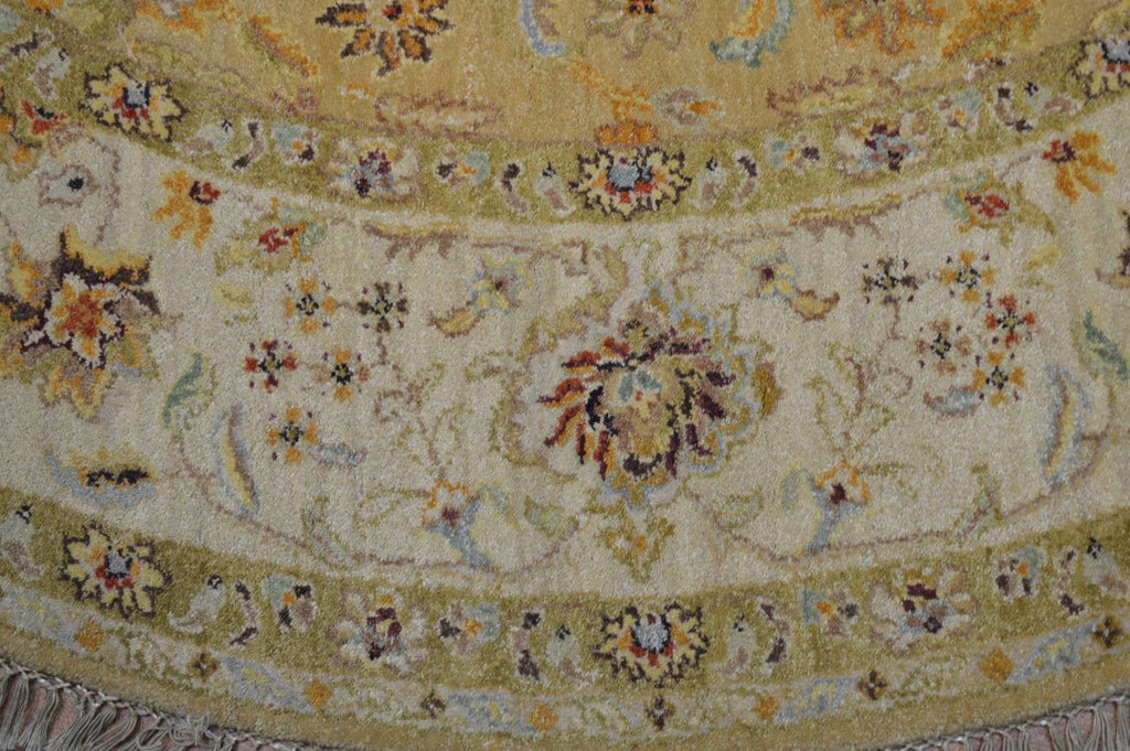 8' 1" x 8' 1" India Sultanabad Round Rug image 8