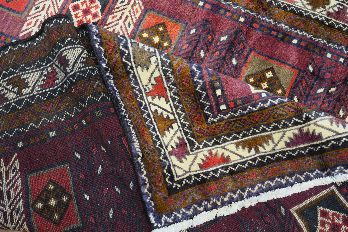 5' 2" x 7' 9" Persian Hamadan Rug image 2