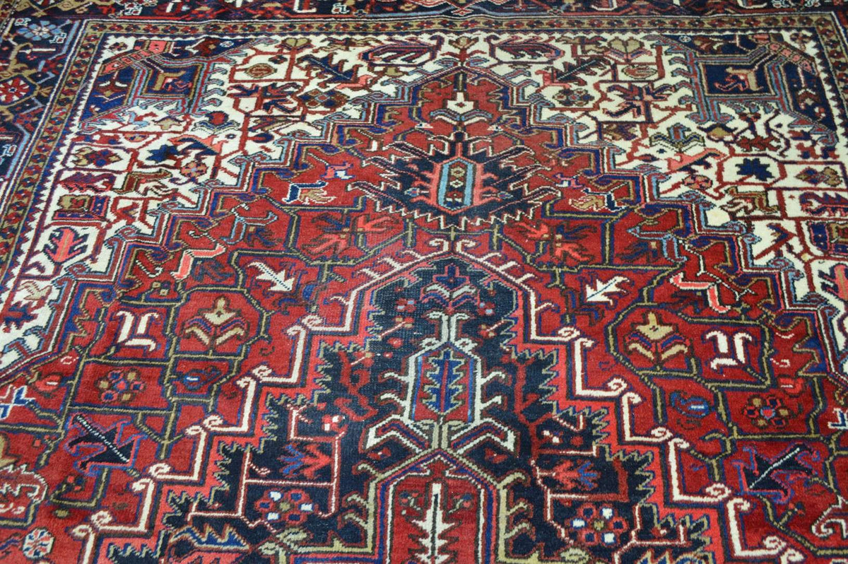 8' 5" x 11' 8" Persian Heriz Rug image 9