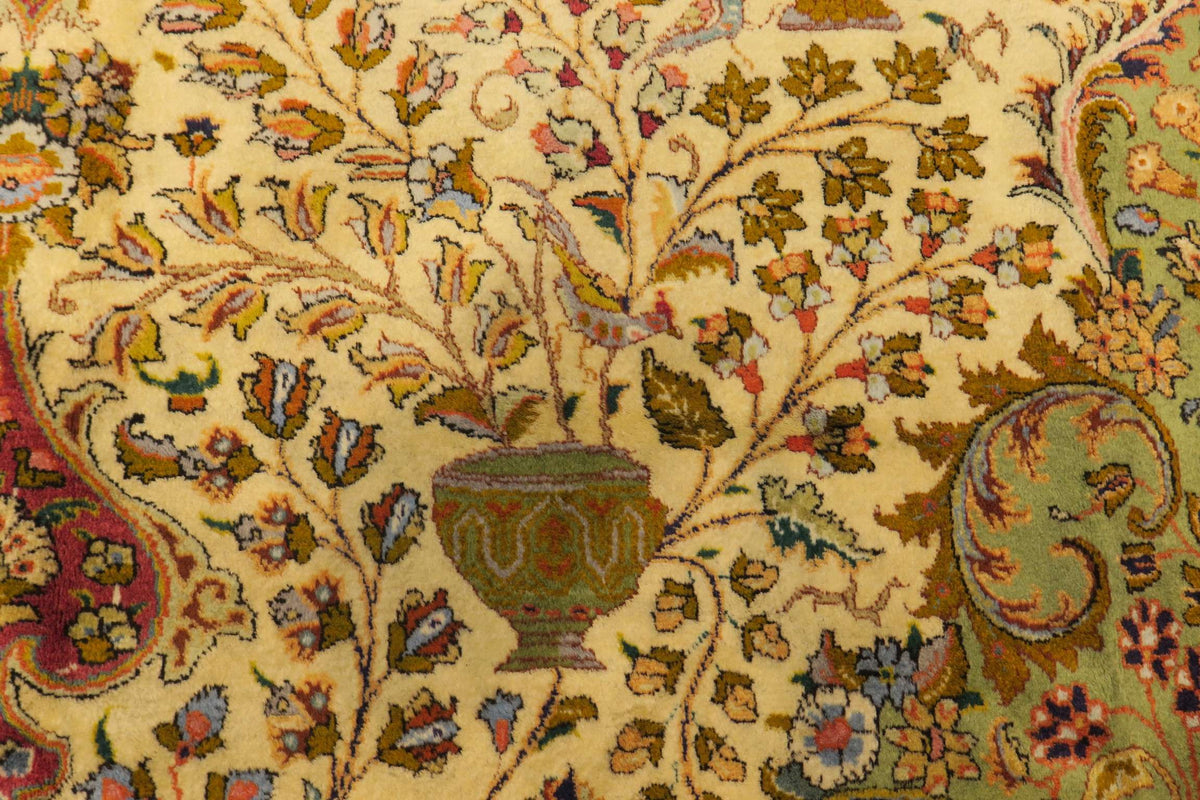 6' 9" x 10' 1" Persian Tabriz Rug image 4
