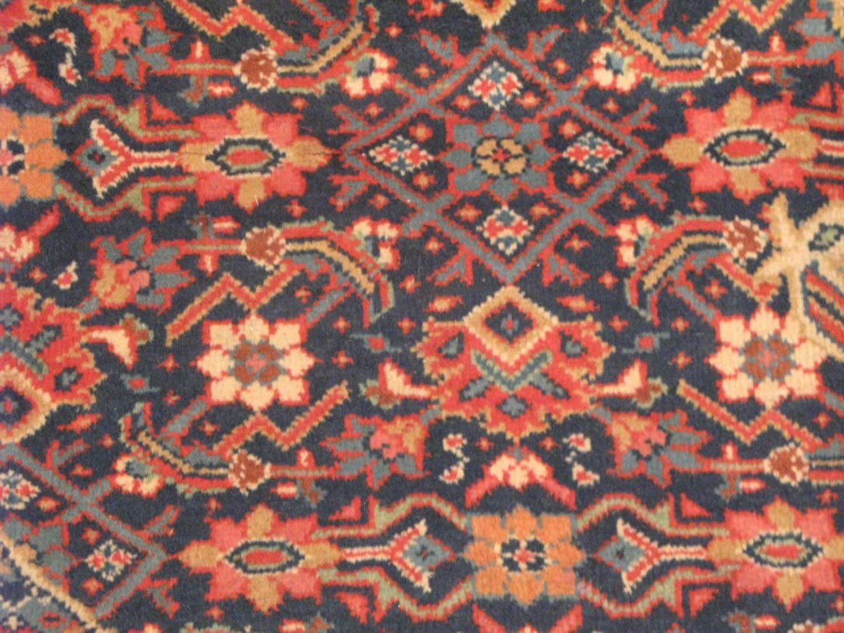 7' 3" x 10' 0" Persian Sarouk Rug image 5