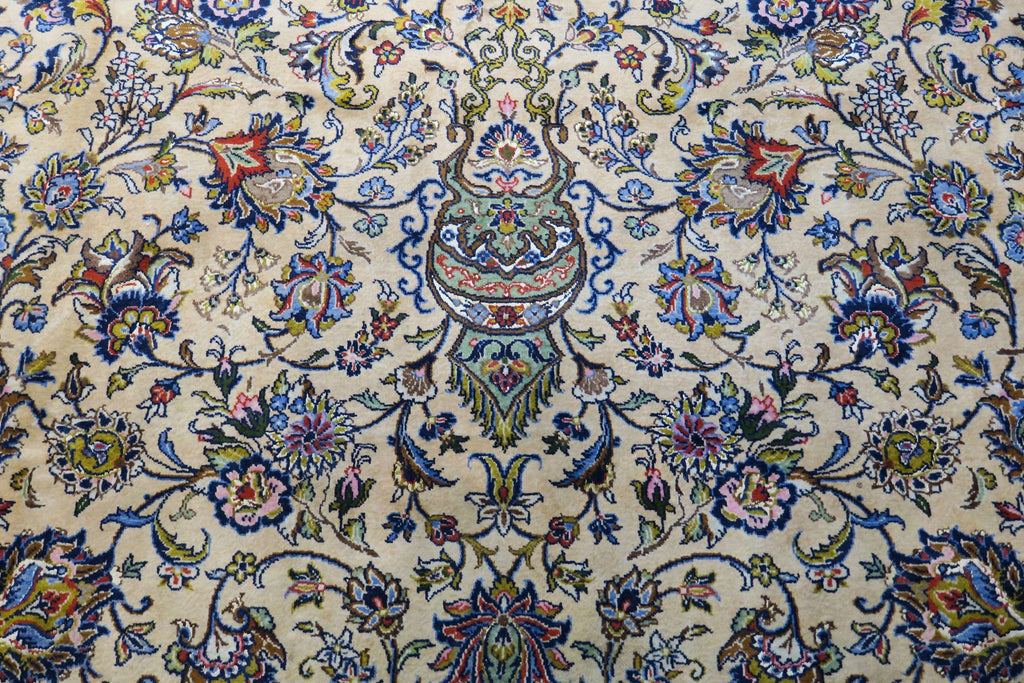 9' 8" x 13' 4" Persian Kashan Rug image 6