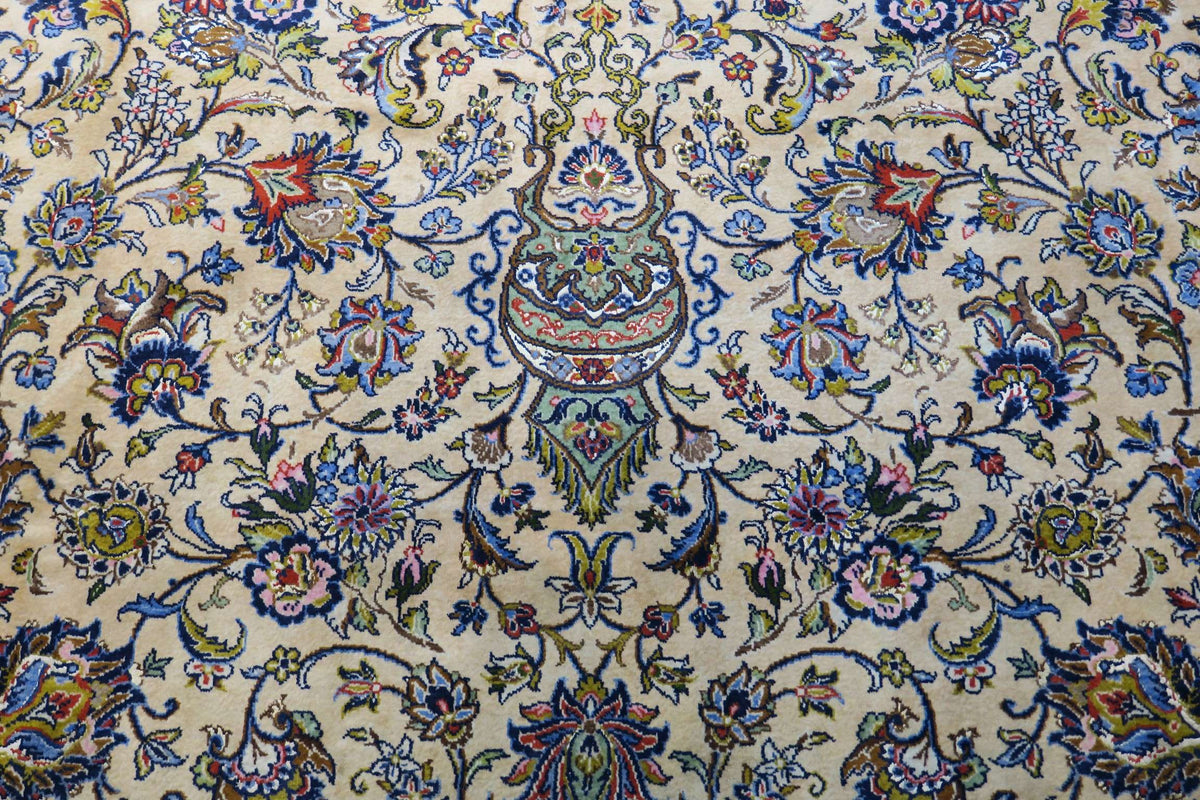 9' 8" x 13' 4" Persian Kashan Rug image 6
