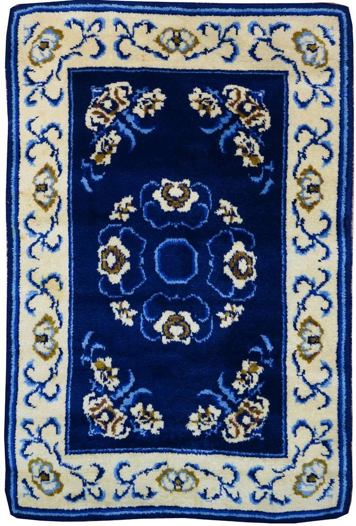 5' 0" x 7' 8" USA Contemporary Rug image 0