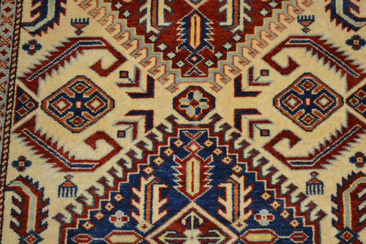 3' 8" x 5' 8" Pakistan Shirvan Rug image 4