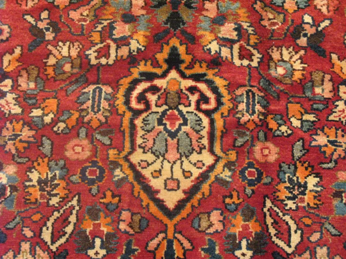 4' 9" x 10' 9" Persian Lilihan Runner image 9