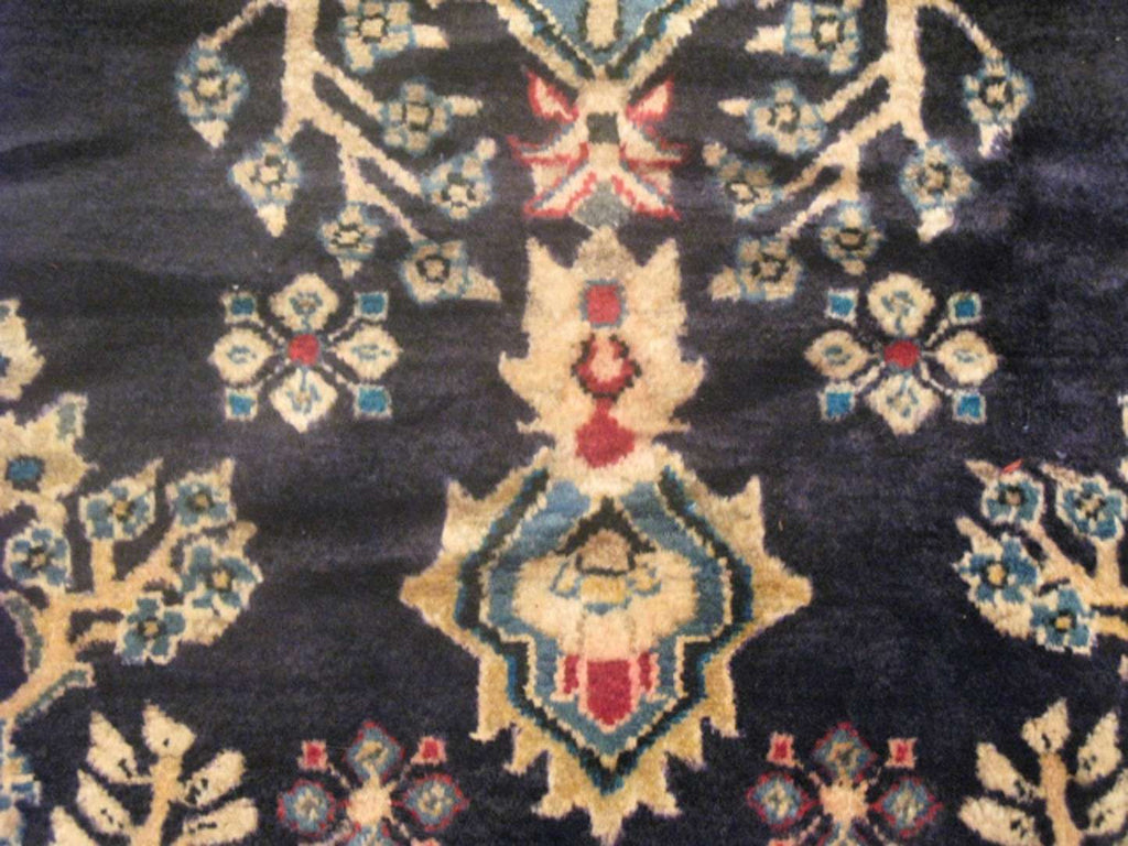 5' 4" x 9' 9" Persian Shahreza Rug image 2