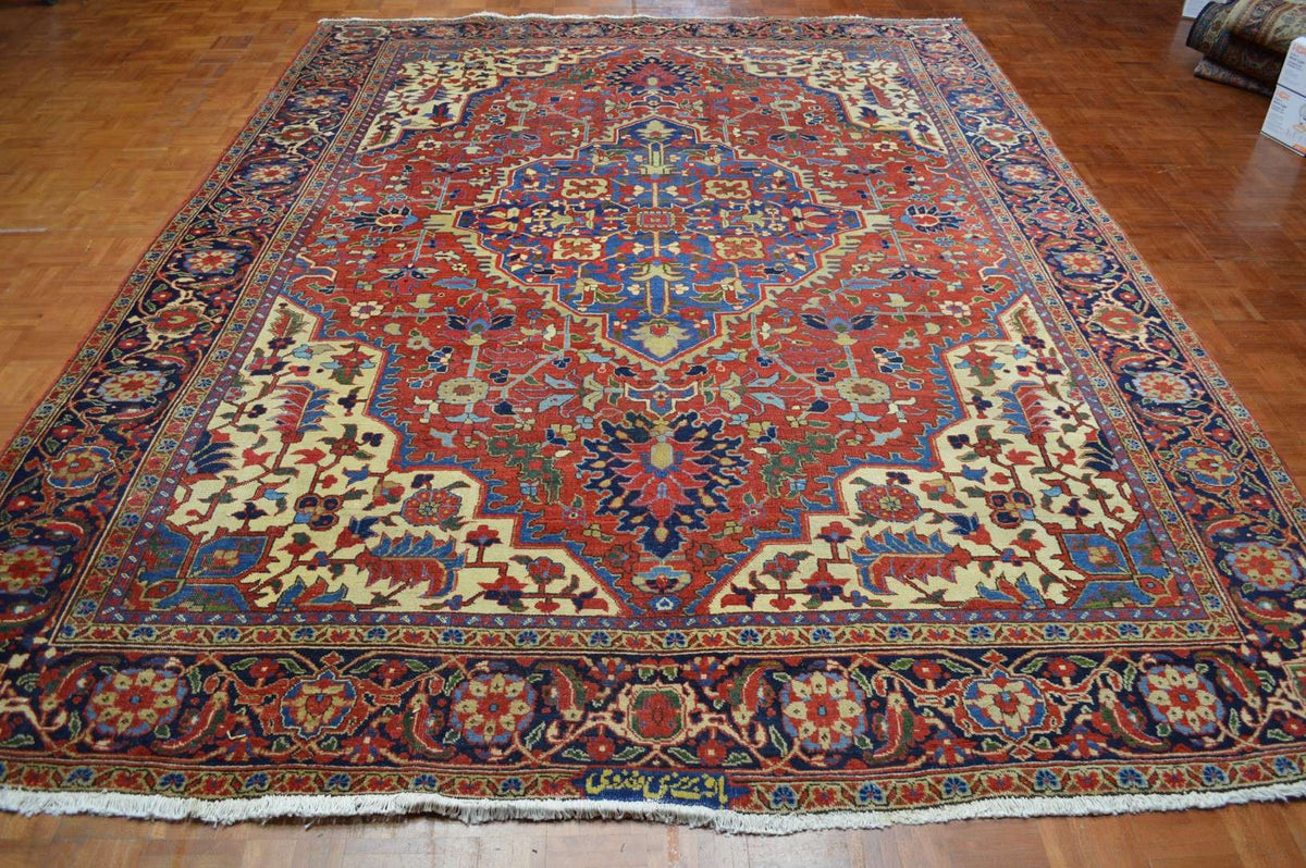 9' 1" x 11' 9" Persian Heriz Rug image 1