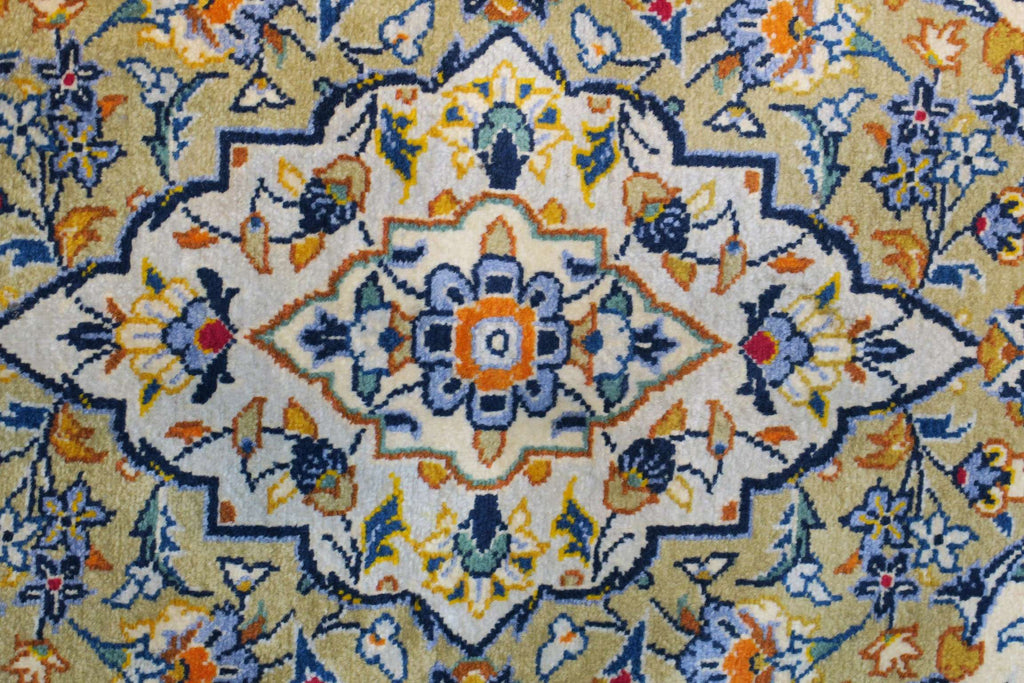 4' 7" x 7' 2" Persian Kashan Rug image 1