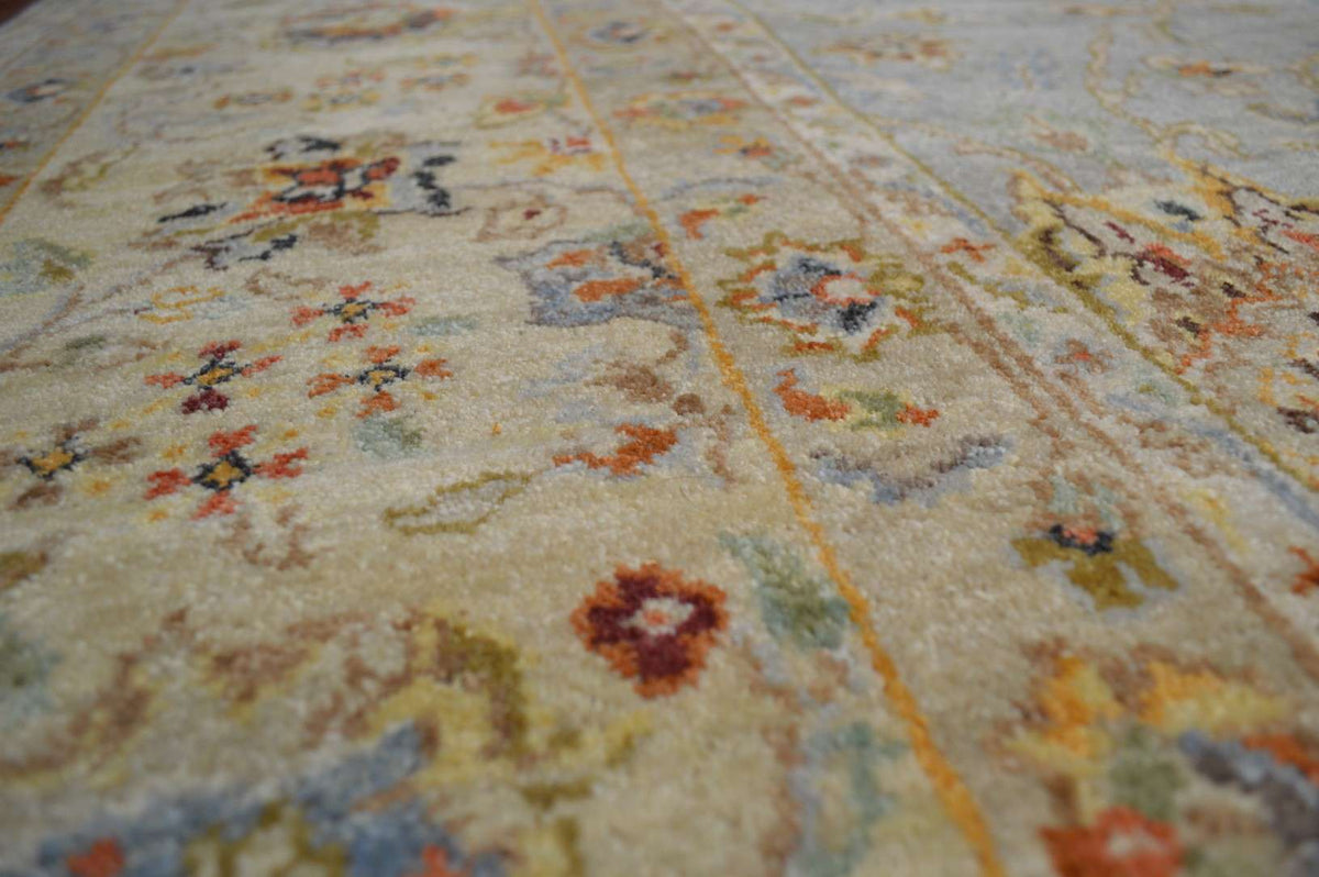 8' 0" x 8' 1" India Sultanabad Square Rug image 2