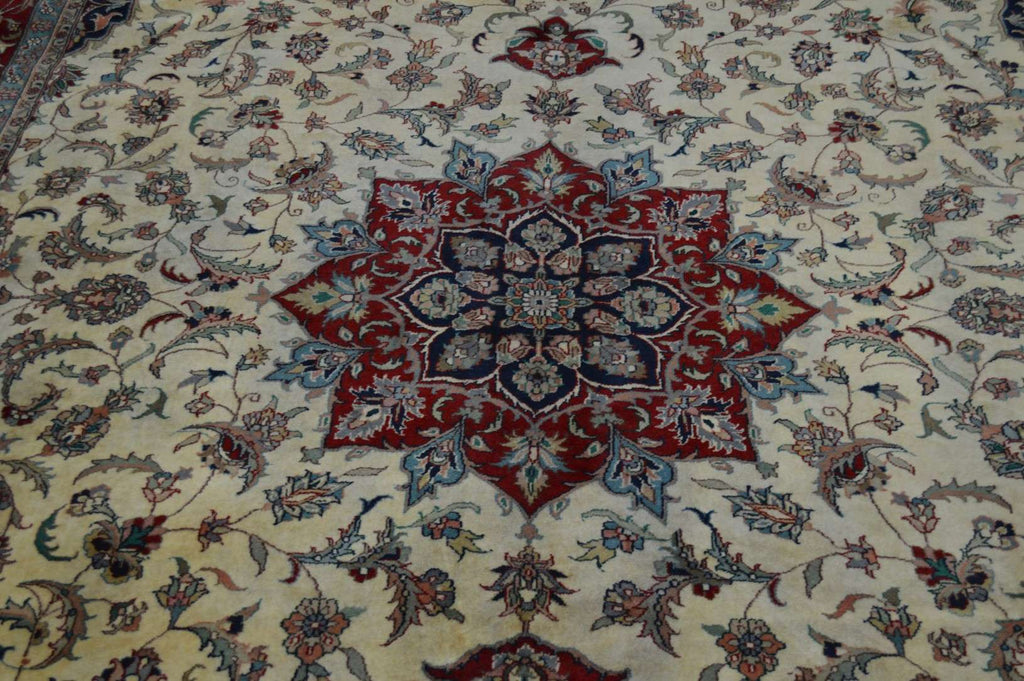 9' 0" x 12' 4" India Tabriz Rug image 2