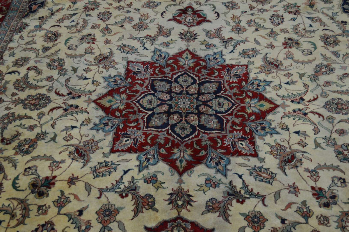 9' 0" x 12' 4" India Tabriz Rug image 2