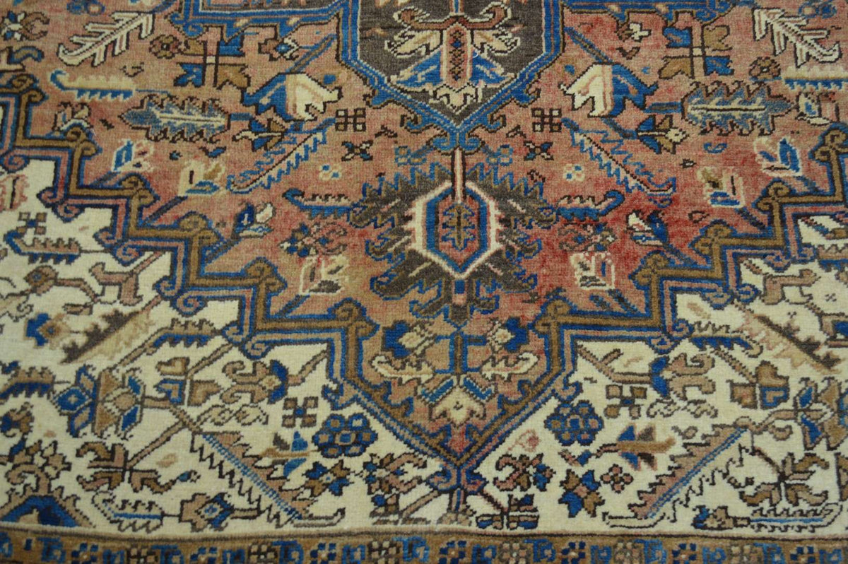 7' 6" x 8' 5" Persian Heriz Rug image 8